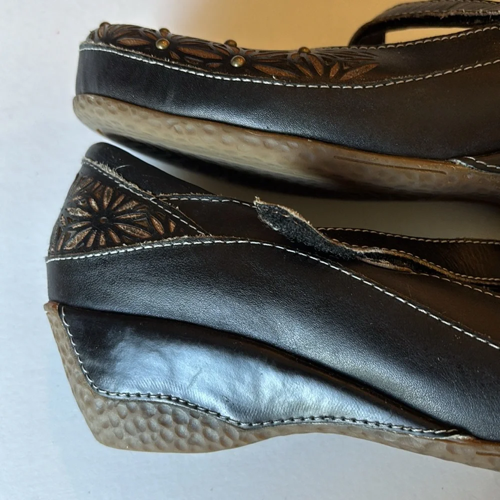 L'ATISTE Spring Step Brown Geometric Pattern Flats - Picture 8 of 9